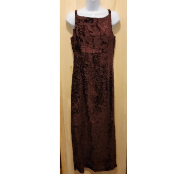 Maroon Spaghetti Strap Dress - Picture 1 of 9